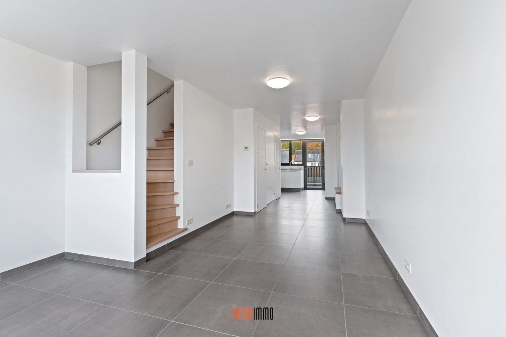Opbrengsteigendom: duplexappartement + 12 garages - foto 3
