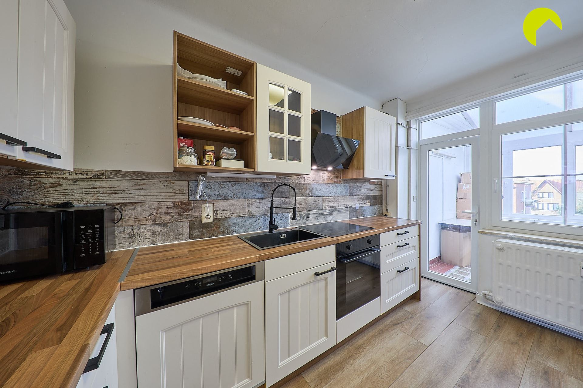 Instapklaar 2-slaapkamerappartement nabij het Hof Van Rieth in Mortsel! - foto 4