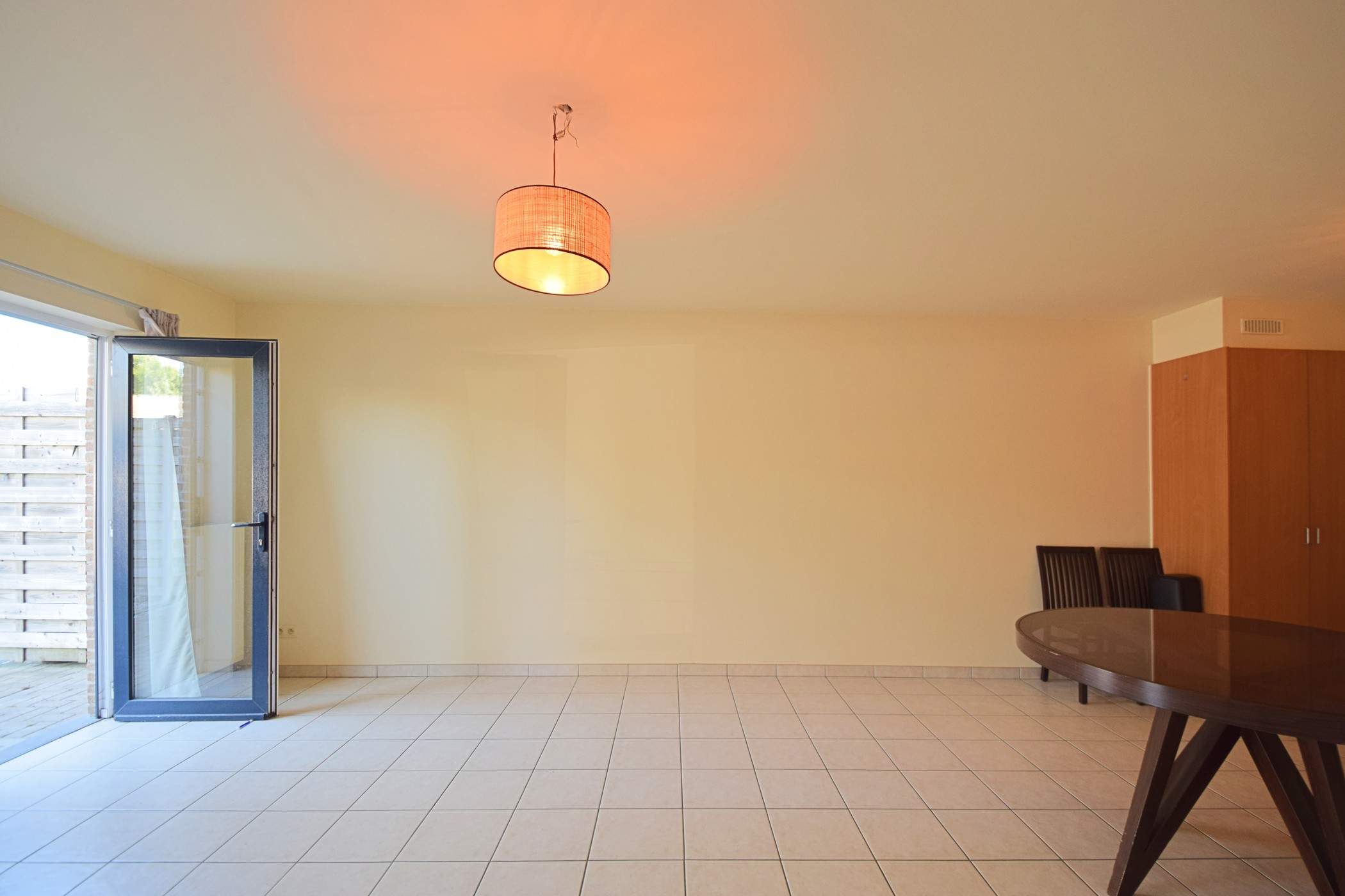 Instapklaar 1 slaapkamer gelijkvloer appartement met tuin en staanplaats in het bruisende Gentbrugge! - foto 5