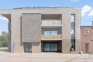 Cet appartement neuf et spacieux, construit en 2020, offre un espace et un confort incomparables.Avec pas moins de deux grandes chambres et deux...