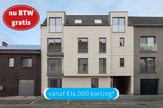 Oostnieuwkerke, nieuwbouwappartementen in alle rust, vlakbij Roeselare. Profiteer van de lanceringsvoorwaarden, 15.480 korting onder voorwaarde<br /><br /><strong>BTW weg ermee! </strong><br />gratis 6% btw onder voorwaarde*<br />korting vanaf €14.000 voor het instap appartement <br />*projectontwikkelaar doet 6% btw cadeau, geldig voor btw op appartement en als het de enige aankoop in België is<br /><br />2 slaapkamer appartement : keuze uit gelijklvoers, 1ste en 2de verdieping. Van 79-179m2 woonoppervlakte. 1-2-3 slaapkamers.<br /><br />In het landelijke Oostnieuwkerke verrijst een kleinschalig nieuwbouwproject met stijlvolle appartementen, rustig gelegen en toch op een boogscheut van Roeselare. Een ideale woonplek voor wie comfort, licht en bereikbaarheid weet te appreciëren.<br />De appartementen worden ontworpen met oog voor ruimte en licht, met lichtrijke woonruimtes en zuidgerichte terrassen die uitnodigen om elk seizoen van de zon te genieten. Dankzij de doordachte architectuur ervaart u hier een aangenaam gevoel van rust en privacy.<br /><br />Dit energiezuinige nieuwbouwproject is momenteel in opbouw en wordt uitgerust met de nieuwste woontechnieken, waaronder een warmtepomp, voor optimaal wooncomfort en lage energiekosten. <br />Een toekomstgerichte investering op een toplocatie, waar rustig wonen en hedendaags comfort hand in hand gaan.<br /><br />Ontdek vandaag uw nieuwe thuis in Oostnieuwkerke.<br />Bel ons nu voor een afspraak op 051/62 40 40 en dan geven wij u een interessante rondleiding doorgeen dit project.<br />Tot dan !