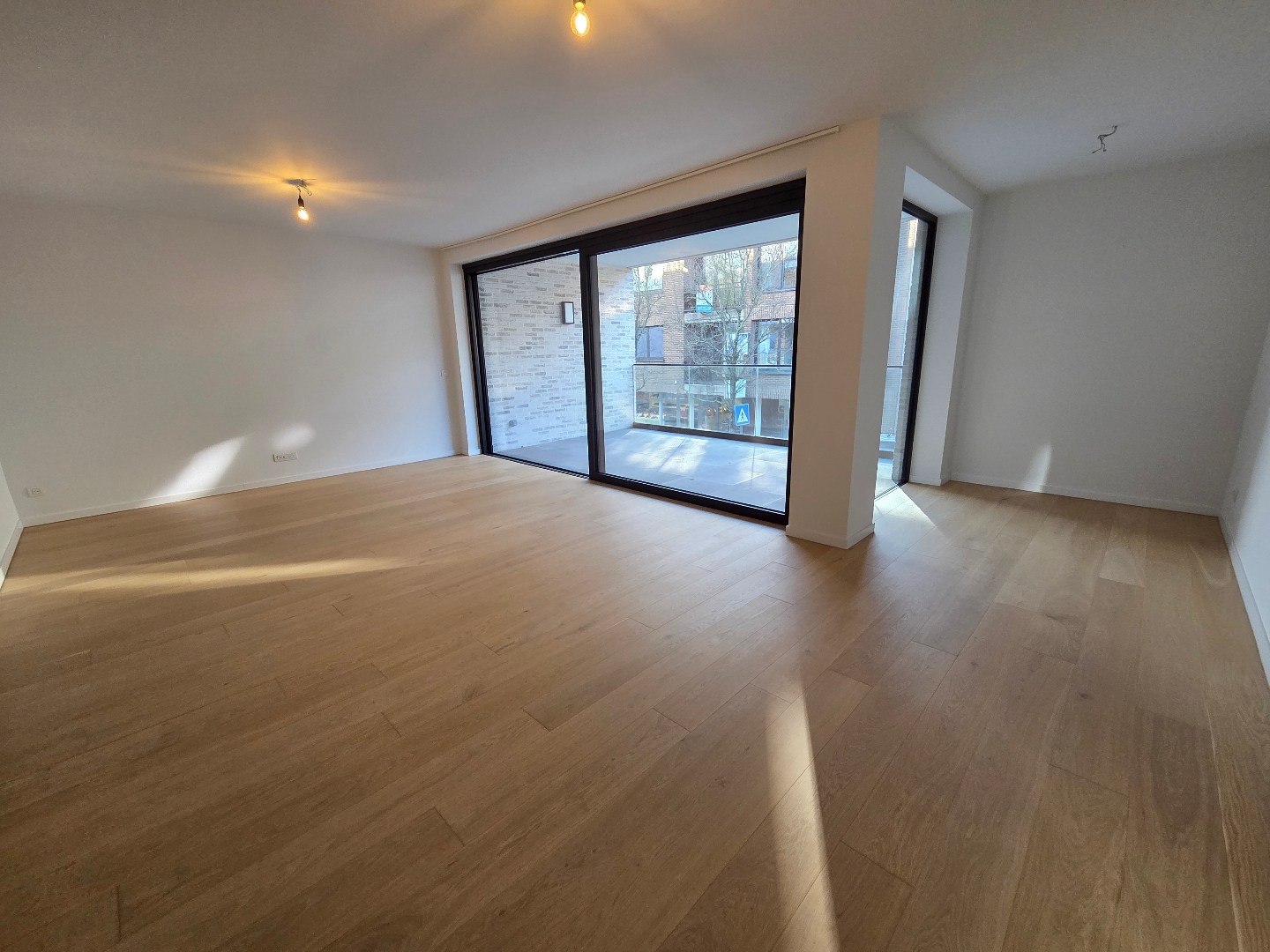 Prachtig recent appartement met ruim terras en 2 slaapkamers op een toplocatie! - foto 3