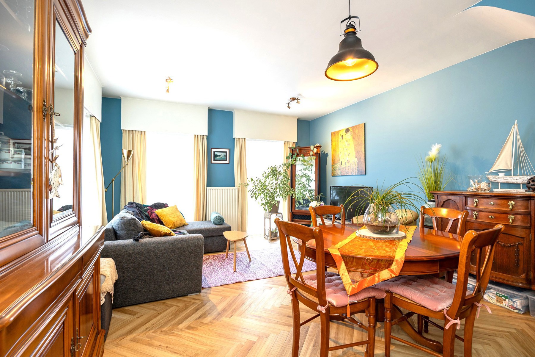 Instapklare topper in een gegeerde straat - foto 5