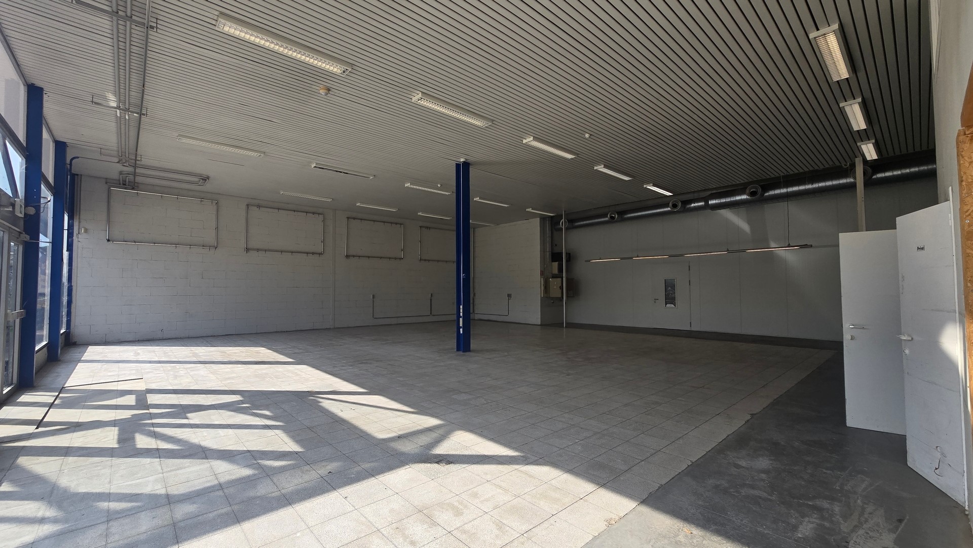 Bedrijfspand met showroom en magazijnen te huur Brusselsesteenweg, Herent - foto 5