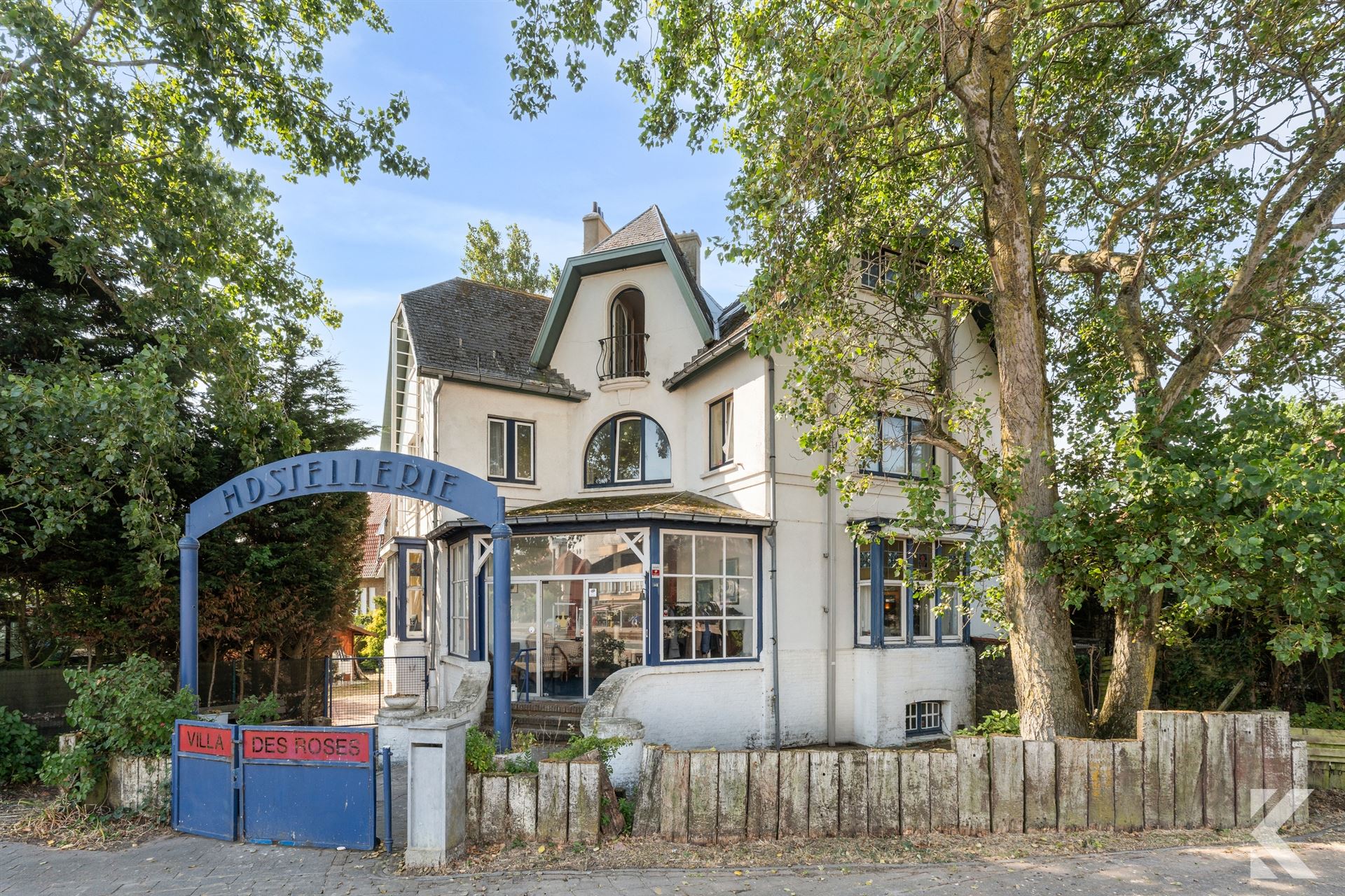 Authentieke interbellumvilla aan zee voor B&B of hotel - foto 1