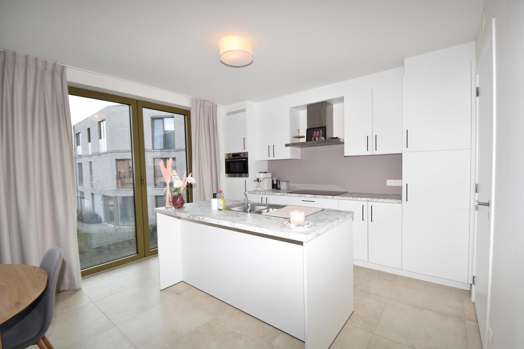 Recent app. met een bruto opp. v. 114,4m² &amp; ondergronds: B+P - foto 4