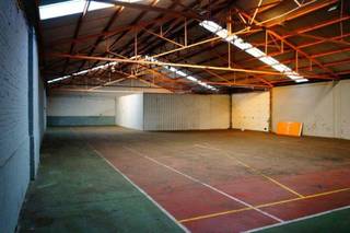 916m² polyvalente ruimte beschikbaar + 244m² buitenruimte, geschikt voor recreatieve invulling en/of opslag en polyvalente ruimtes. * ook tijdelijke...