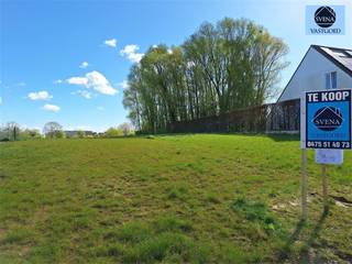 GROND VOOR HALFOPEN BEBOUWING MET MOOI UITZICHTVraagprijs : 140.000 euroZeer leuke en rustig gelegen grond (LOT 2) te Viane met een terrein...