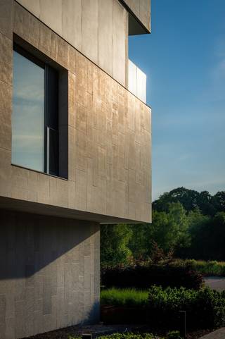 In het hartje van 's-Gravenwezel-Schilde, residentie "Audean" op de 3e verdieping uiterst exclusief villa-appartement met ca. 310m²...