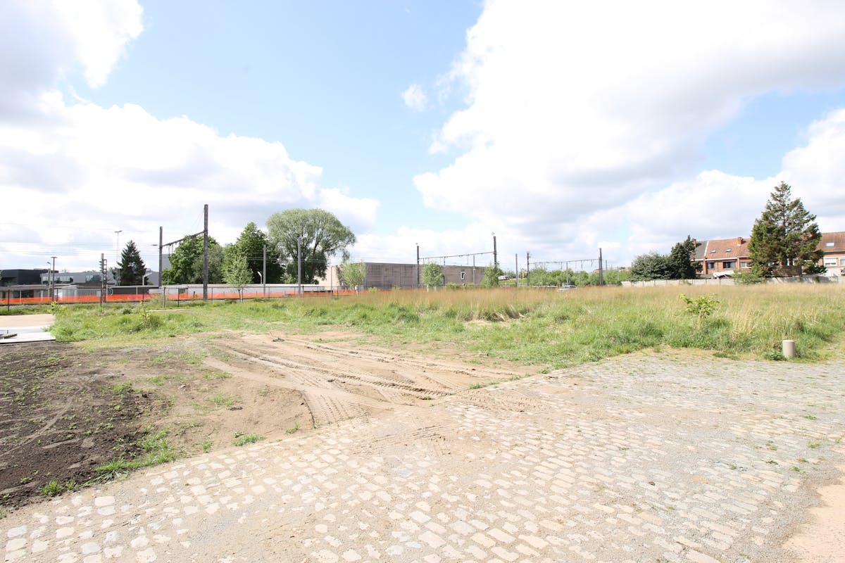 Bouwgrond in goed gelegen verkaveling te Zwijndrecht. - foto 2