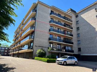 RUIM EN LICHTRIJK HOEKAPPARTEMENT OP TOPLOCATIE Bent u op zoek naar een ruim appartement in de gegeerde Cortewallewijk vlakbij het centrum van...