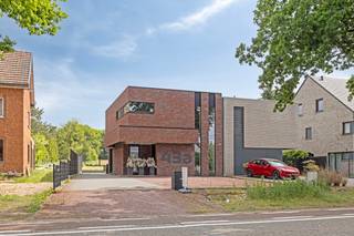 Schaffen (Diest): energiezuinige, halfopen nieuwbouwwoning met 3 slaapkamers, multifunctionele kelder en strakke afwerking. Deze instapklare...