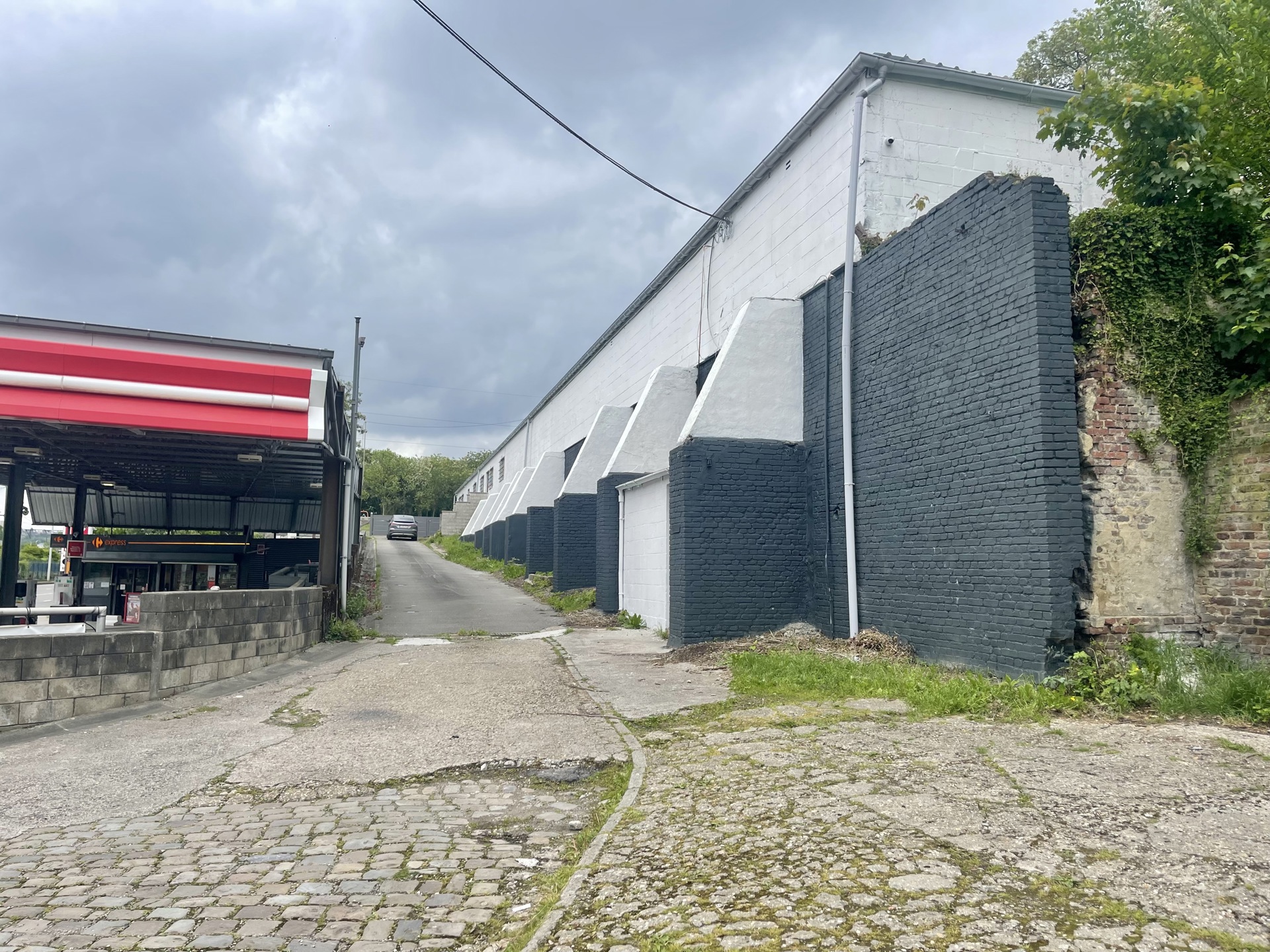 Industriële hal + kantoren + woning — Zeldzaam op de markt - foto 4