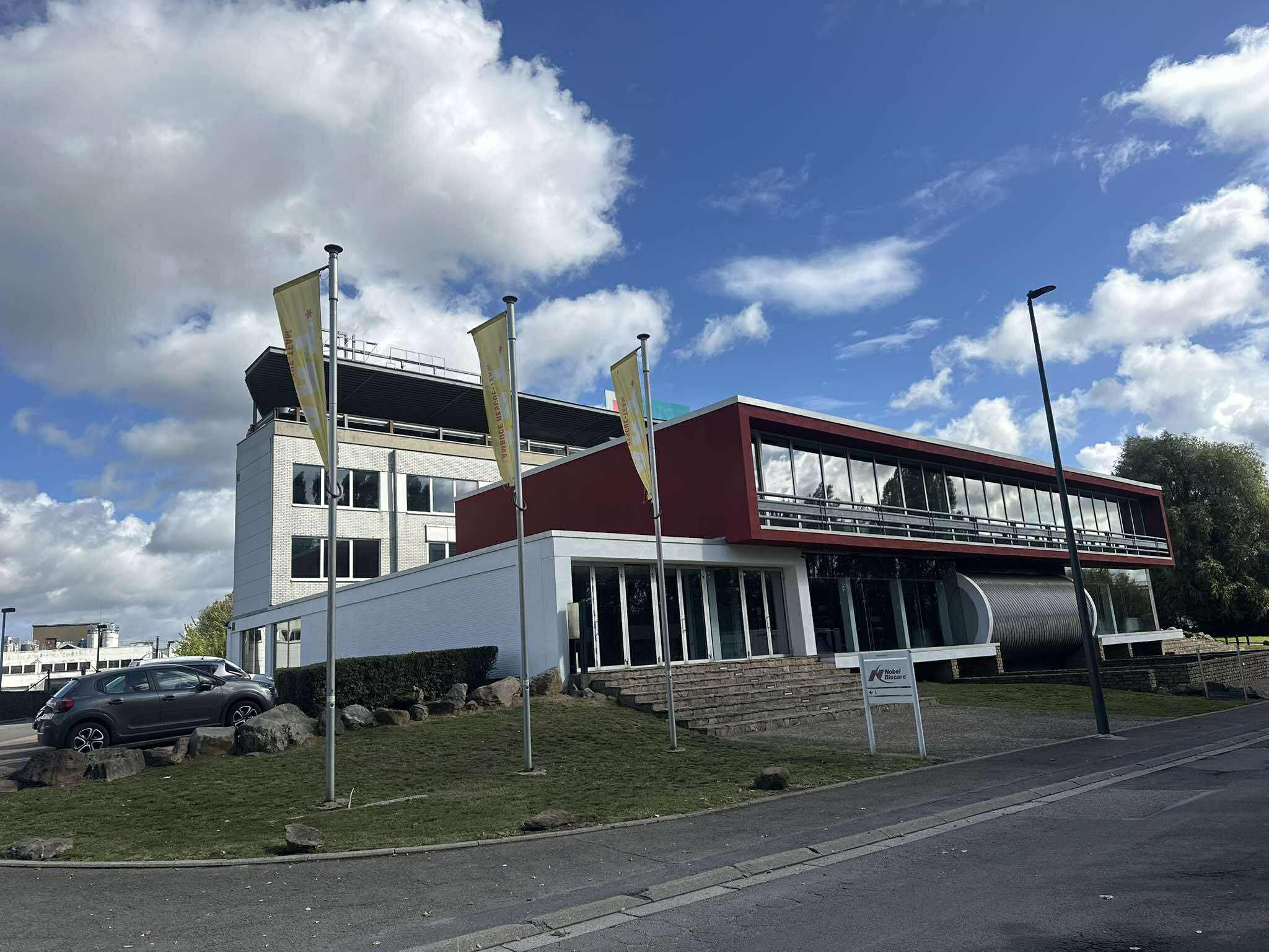 UNIEKE KANTOREN MET PARKING EN VERSCHILLENDE OPPERVLAKTES - foto 4