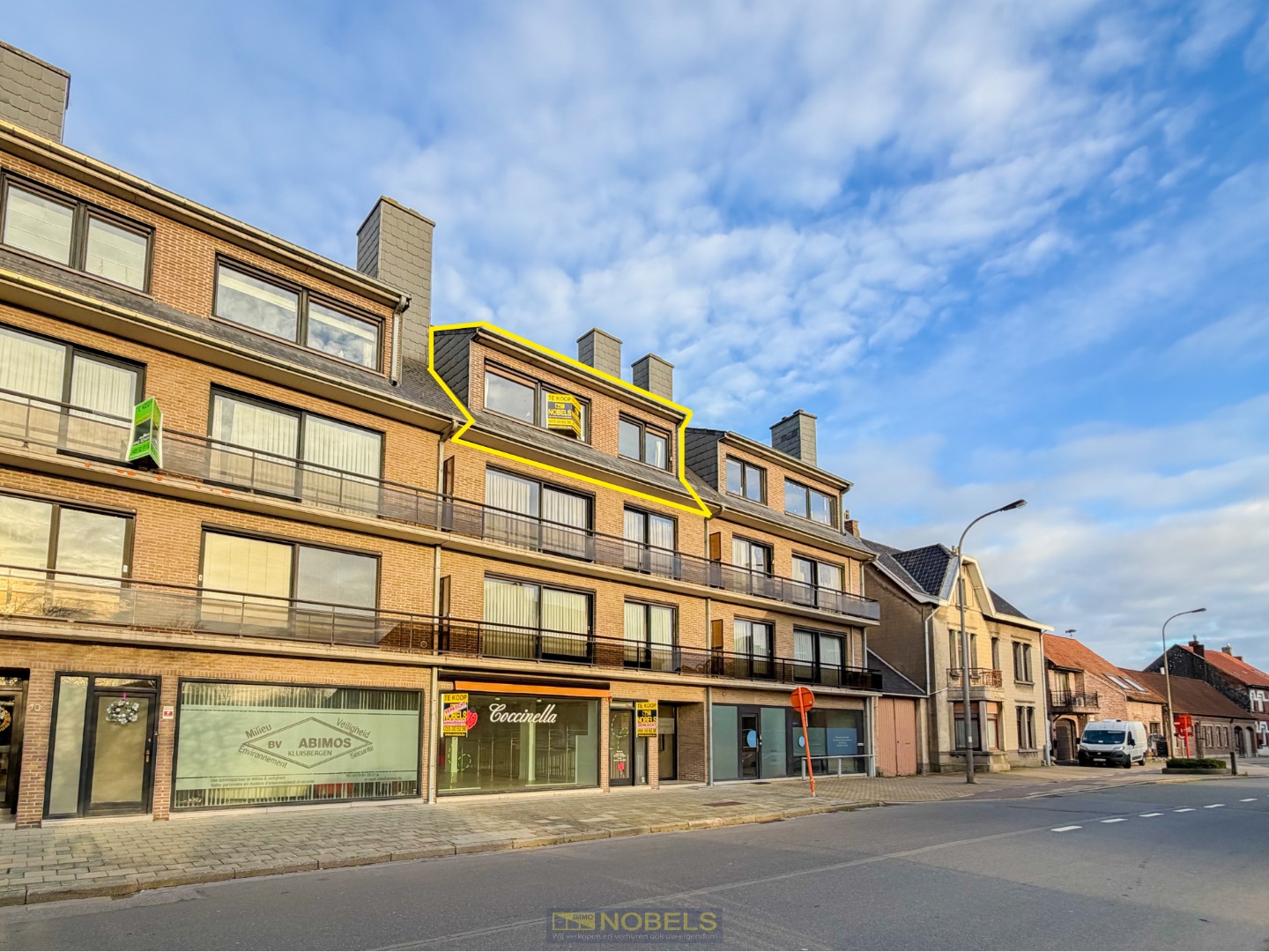 Te koop, ruim en lichtrijk appartement met knap uitzicht, terras en garage te Berchem (Kluisbergen) - foto 2