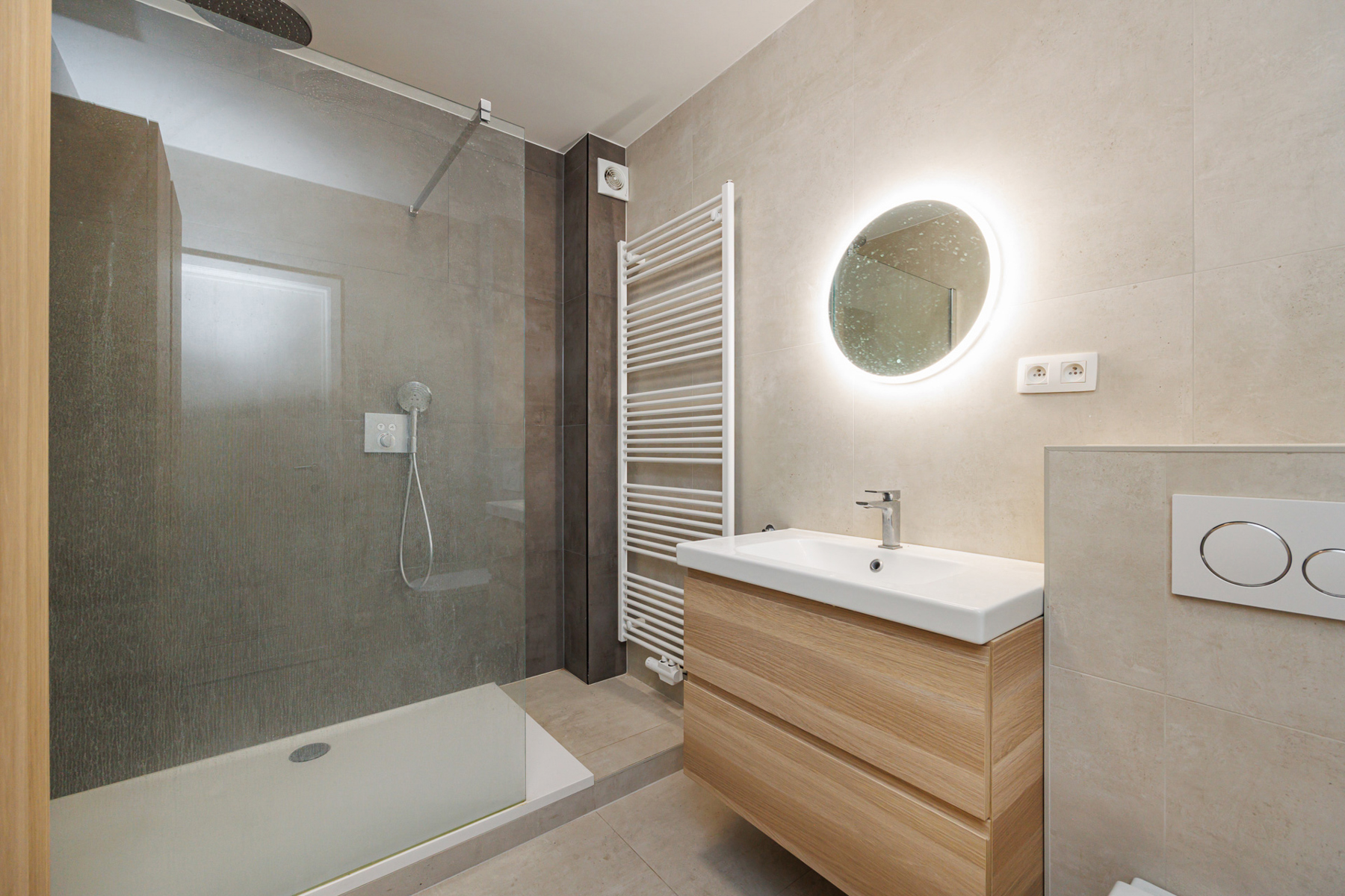 INSTAPKLAAR APPARTEMENT GRENS WILRIJK - BERCHEM - foto 5