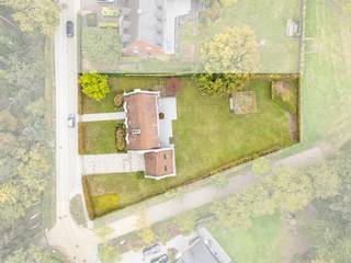 [[ DIT PAND NEEMT DEEL AAN DE ERA OPEN HUIZEN DAG OP 6/12 VAN 11:00 TOT 12:00 ]]Te koop: ruime open bebouwing in Grimbergen, gelegen aan het...