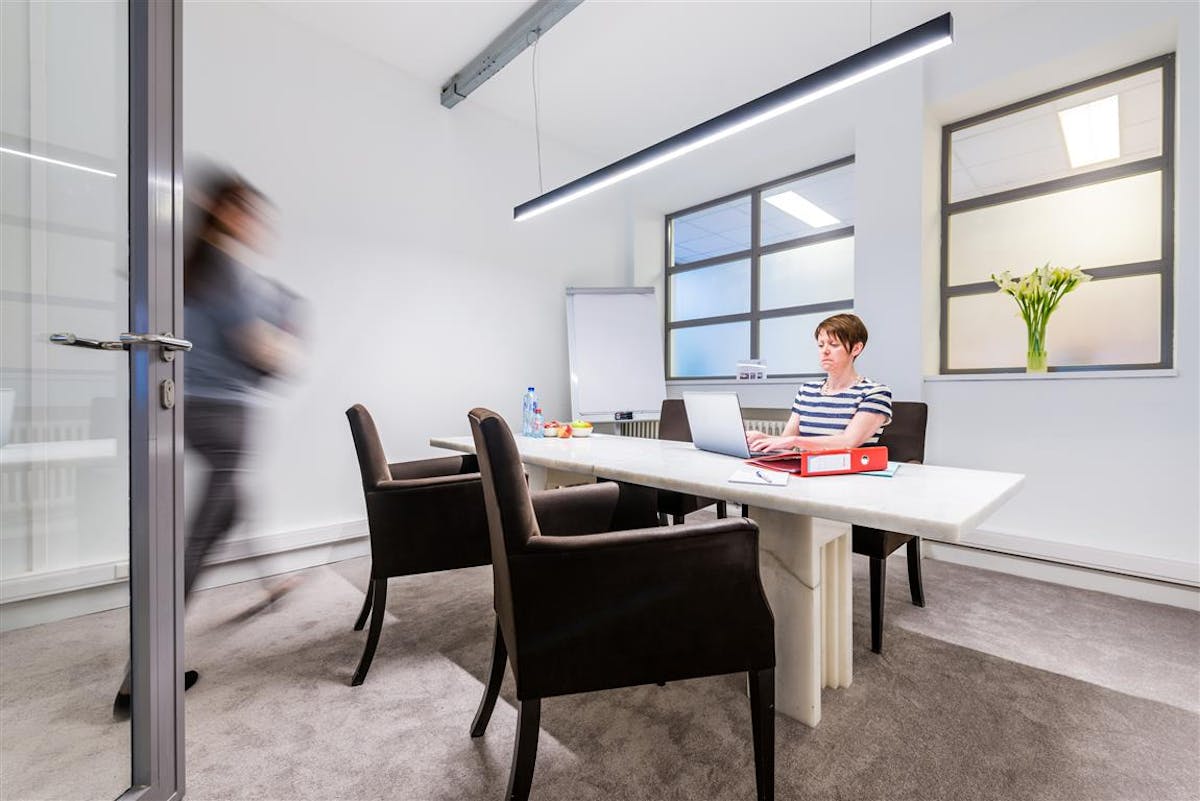 Moderne full-service kantoren (17 m²-51 m²) te huur in Gent - foto 5