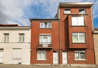 STROMBEEK-BEVER, mooi huis met 2 slaapkamers + mezzanine, gelegen aan de rand van Brussel, dicht bij alle voorzieningen (winkels, scholen,...