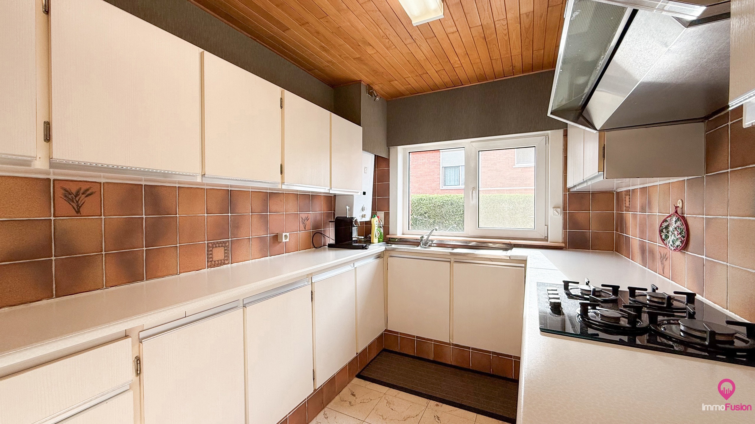 Ruime gezinswoning 4 slpks, grote kelder & werkplaats! - foto 2