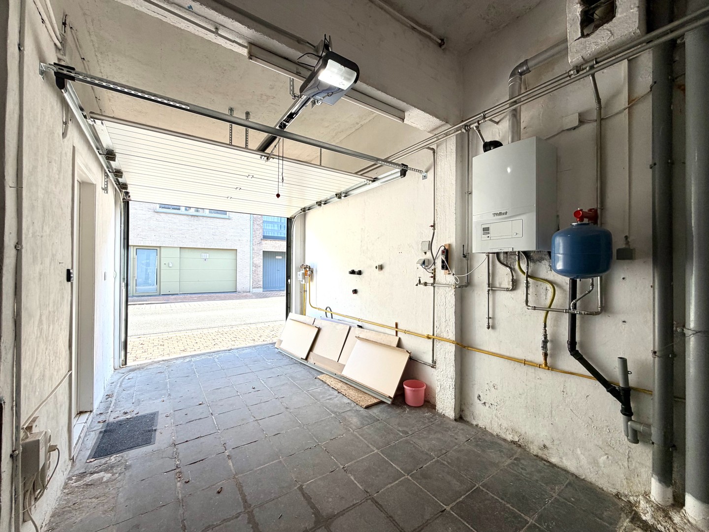 Gezinswoning met zeer ruime garage op gunstige ligging - photo 4