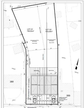 Op zoek naar een interessante projectgrond met veel mogelijkheden? Deze eigendom, gelegen op een perceel van 1.396 m², wordt aangeboden als bouwgrond met af te breken woning. Het terrein is reeds opgesplitst in twee afzonderlijke kavels, wat het uitermate geschikt maakt voor projectontwikkelaars, investeerders of particulieren met bouwplannen.<br /><br /><strong>Verdeling van de percelen:</strong>
<ul>
<li>Lot 1: 796 m²</li>
<li>Lot 2: 600 m²</li>
</ul>
Er staat momenteel nog een halfopen bebouwing op het perceel. Deze woning werd oorspronkelijk gebouwd als twee aparte woningen (nummers 395-397) en in 1969 samengevoegd tot één ruime woning met een gevelbreedte van maar liefst 19,10 m. De woning is echter niet meer aangepast aan de huidige woonnormen en wordt verkocht met de bedoeling tot afbraak.<br /><br /><strong>Bouwmogelijkheden:</strong>
<ul>
<li>Ideaal voor het bouwen van twee nieuwbouwwoningen.</li>
<li>Er mag tot 8 meter diep gebouwd worden vanaf de rooilijn.</li>
<li>Zijdelingse toegang tot de tuin blijft mogelijk. </li>
</ul>
Bovendien komt dit perceel in aanmerking voor het verlaagd btw-tarief van 6% bij sloop en heropbouw — een extra voordeel voor wie energiezuinig en toekomstgericht wil bouwen.<br /><br /><strong>Dit perceel leent zich perfect voor wie op zoek is naar:</strong>
<ul>
<li>Een projectgrond voor twee nieuwbouwwoning voor eigen bewoning of als investering. </li>
<li>Een interessante bouwgrond in een groene, maar toch goed bereikbare omgeving.</li>
<li>Een renovatieproject waarbij men eigen accenten kan leggen.</li>
</ul>
Op een steenworp van de E403 en op slechts 5 minuten van het bruisende centrum van Roeselare, bevindt zich deze eigendom met tal van mogelijkheden. Gelegen in de nabijheid van de charmante wijk de Tassche, combineert deze locatie vlotte bereikbaarheid met een rustige, groene omgeving!<br /><br /><strong>Interesse?</strong> Neem gerust contact op voor meer info of een vrijblijvend plaatsbezoek. 051 201 400 – info@dicasa.be.