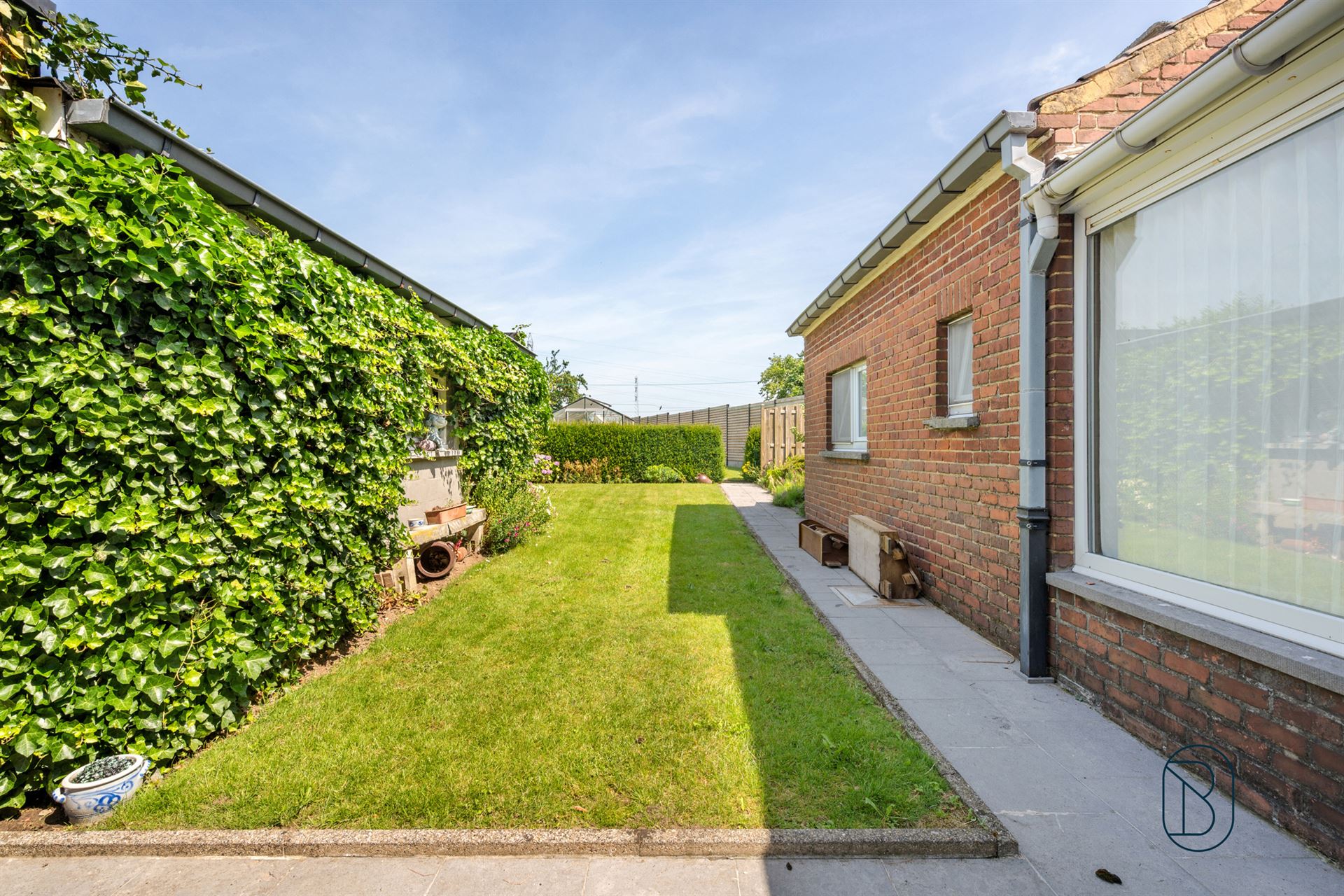 Ruime gezinswoning met garage in landelijke omgeving - foto 5