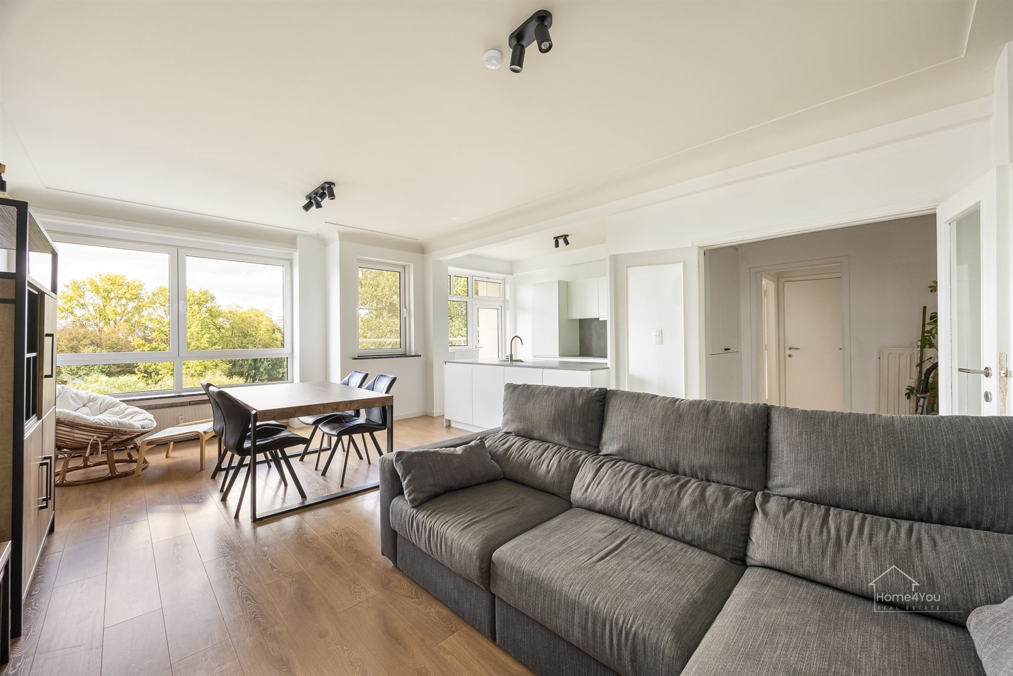 Instapklaar gerenoveerd appartement met parkzicht. - foto 5