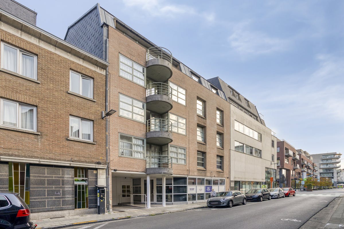 Instapklaar energiezuinig appartement met 3 slaapkamers in hartje Roeselare - foto 1