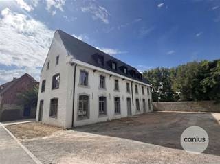 Repos & nature près du centre villeÀ la périphérie de Saint-Trond se trouve le site ’T Godshuis dans le pittoresque Béguinage. Il s'agit d'un projet...