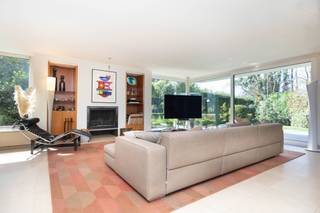 RHODE-SAINT-GENESE, ontdek deze prachtige villa in een rustige en landelijke wijk, aan een charmant straatje. Deze uitzonderlijke woning ligt op...