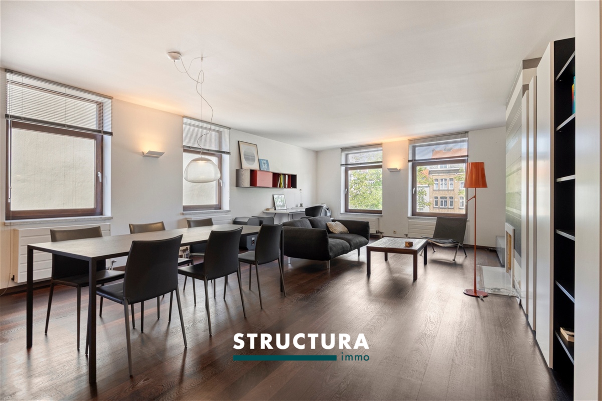 Bent u op zoek naar een ruim, modern en charmant appartement in het hart van Brussel? - foto 5