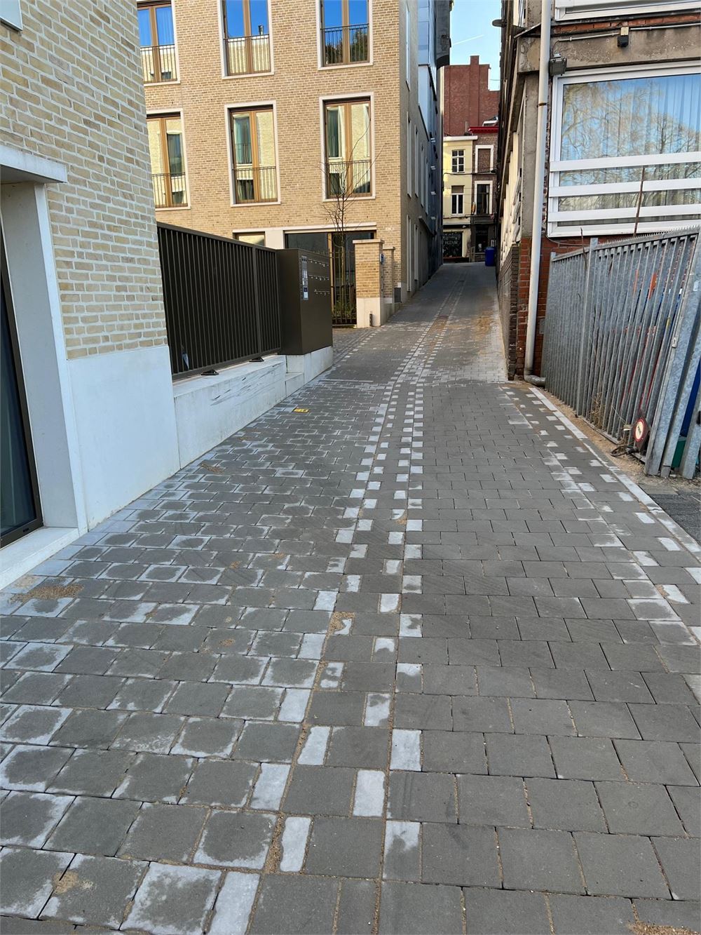 Autostaanplaats in afgesloten garage thv Nederkouter/Justitiepaleis. - foto 2