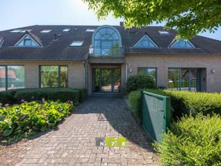 VERHUURD DUPLEXAPPARTEMENT MET TERRAS, KELDERBERGING EN PARKING TE MAASEIK.TROEVEN- 2 slaapkamers.- Terras.- Privatieve parking.- Privatieve...