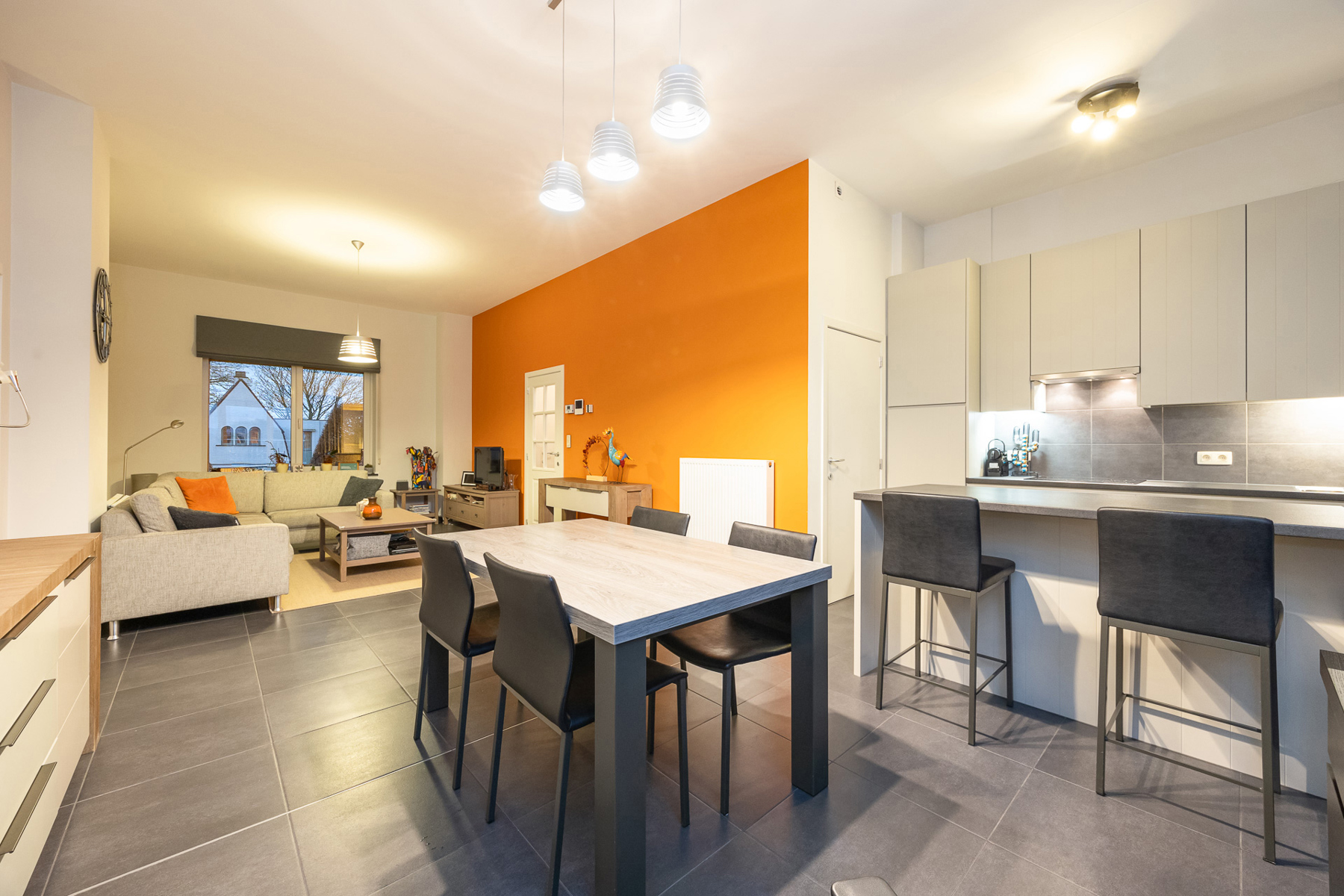 Licht en ruim appartement met centraal wooncomfort - foto 2