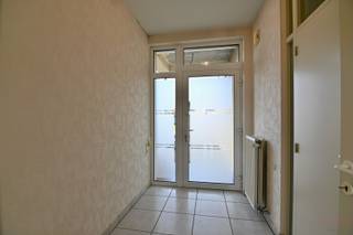 Deze moderne en vooruitstrevende woning, gebouwd in 1998, is gelegen op een mooi perceel van 7a36ca en bevindt zich op een rustige locatie nabij...