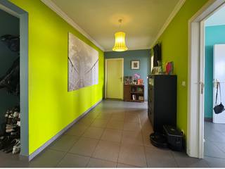 Op zoek naar ruimte, licht en comfort? Dan is dit verrassend ruime appartement in het hart van Moerbeke-Waas absoluut een bezoek waard. Bij...