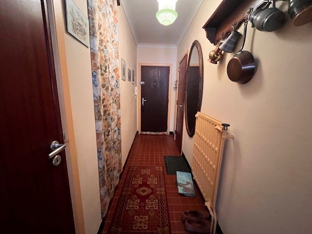 Te renoveren studio met zeer ruim balkon met zijdelings zeezicht. - foto 5