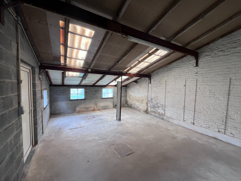 Loods te huur nabij centrum van Ronse - photo 4