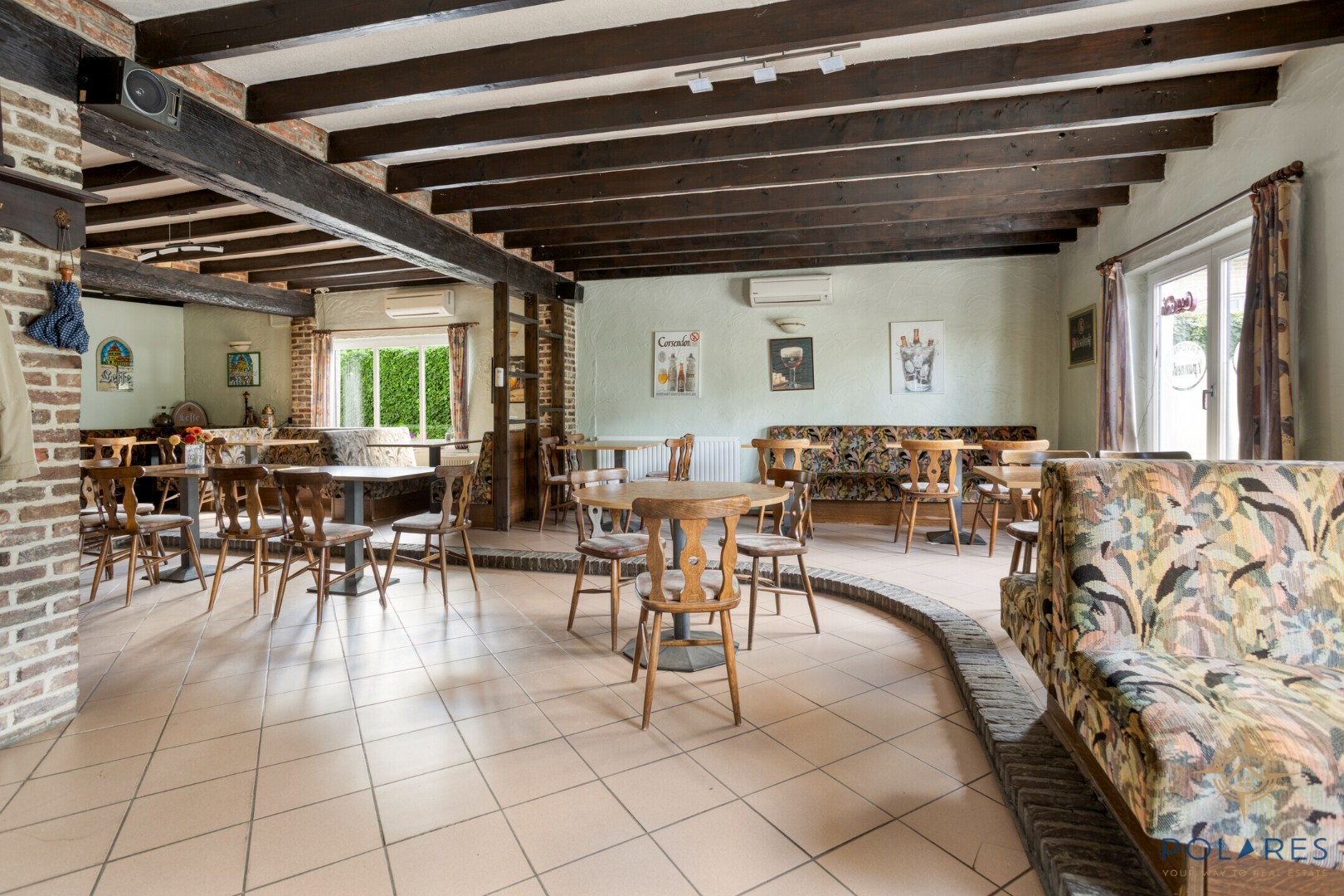 Goed gelegen taverne met woonst en grote parking - foto 2