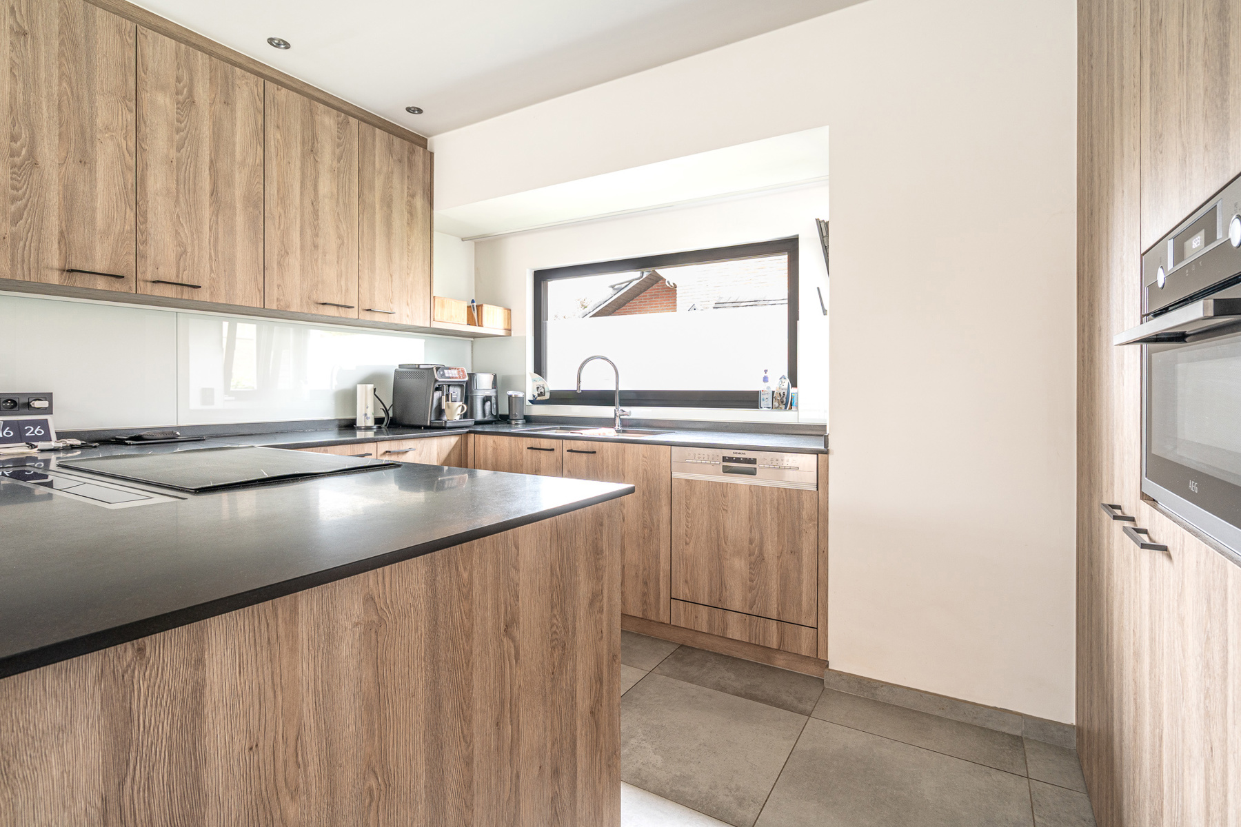 INSTAPKLARE WONING MET RUIME GARAGE IN CENTRUM WUUSTWEZEL - foto 5