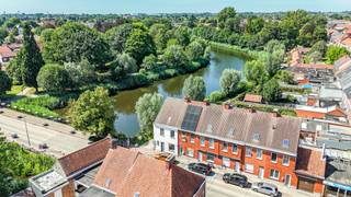 Welkom in deze instapklare woning in het centrum van Roeselare! Gelegen op wandelafstand van winkels, scholen en het charmante Geitenpark!Bij het...