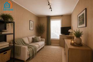 <p>Pour plus d'informations ou pour une visite, appelez le 053 59 49 31 - Cette maison mitoyenne semi-ouverte, à rénover, bénéficie d'un emplacement central à Erpe-Mere. Grâce aux liaisons faciles vers Alost, Gand et Bruxelles, à la proximité de la gare d’Erpe-Mere et à la bretelle d’accès à l’E40, vous bénéficiez ici d’une excellente accessibilité. En entrant dans la maison, vous accédez à l’agréable pièce à vivre, qui donne sur la salle à manger. Au rez-de-chaussée se trouvent également la cuisine et la salle de bains. Au premier étage, vous trouverez une chambre ainsi qu’un espace de rangement supplémentaire. De plus, la maison dispose d’une pièce polyvalente offrant de nombreuses possibilités. Après rénovation, celle-ci pourra être aménagée en deuxième chambre, en bureau ou en salle de loisirs, ce qui pourrait apporter une plus-value importante à la propriété. Le grenier offre également des possibilités de rangement supplémentaires. À l'extérieur, la maison dispose d'une cour agréable avec un espace de rangement pratique pour les vélos, les cyclomoteurs et divers équipements. Le petit portillon à l'arrière vous offre en outre un accès pratique à la cour, ce qui vous permet d'entrer facilement à vélo par l'arrière de la maison. Idéal pour les bricoleurs, les jeunes couples ou les investisseurs à la recherche d'une maison abordable et pleine de potentiel. Emplacement idéal - Potentiel de plus-value </p>
