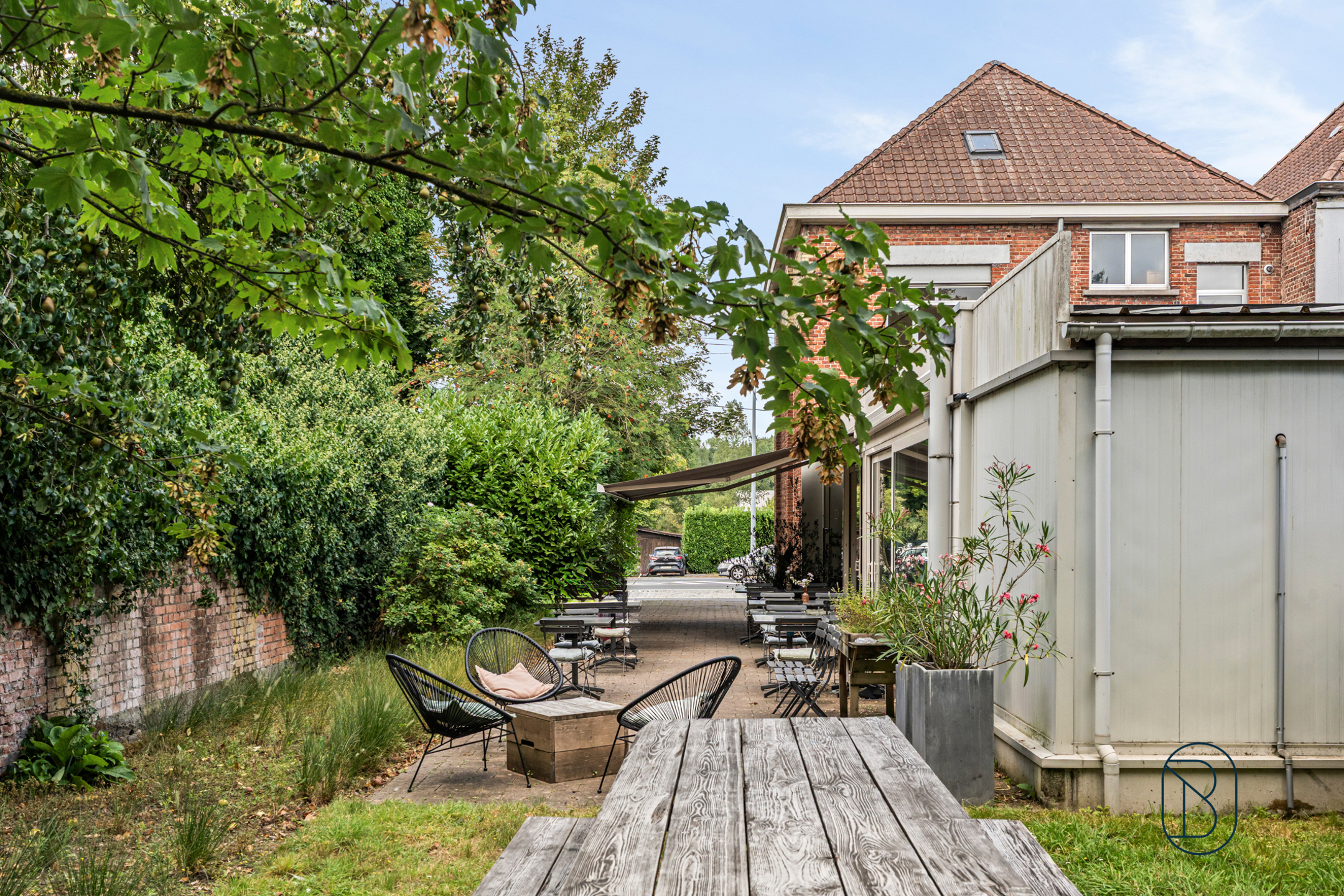 Topgelegen verhuurd handelspand met appartement.  - foto 4