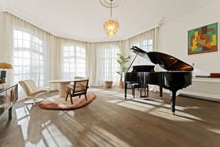 Belle villa entièrement rénovée Vlassak Verhulst avec piscine, espace bien-être et orangerie sur environ 6 629 m² à 's-GravenwezelAu cœur du Hof ter...