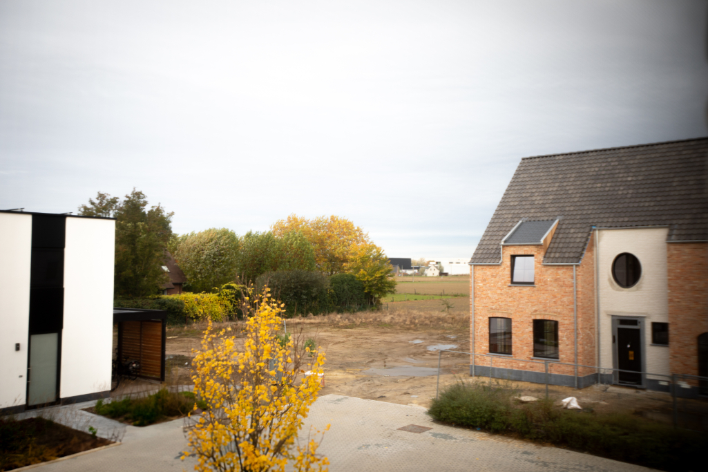 Uitzonderlijk mooi gelegen stuk bouwgrond voor alleenstaande bebouwing - foto 2