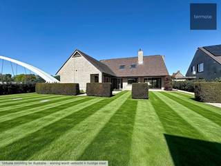 Op topligging langs de Leie treffen we deze ruime villa (337m² bewoonbaar).De woning werd pas volledig nieuw geschilderd en staat perfect...