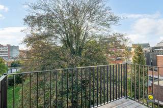 <p><span>For sale: spacious and bright renovated apartment with terrace and favorable EPC:</span></p><p><span>This small renovated building has 3 characterful apartments renovated according to the new living requirements. The typical elements have been preserved and the apartments are very bright and decorated with neutral materials.  They are also ideally located in lively Mortsel very close to public transport, stores and green spaces. </span></p><p><span> </span></p><p><span>The apartment on the 3rd floor has a comfortable living space with open kitchen, followed by a cozy terrace and 2 bedrooms and bathroom with walk-in shower.  </span></p><p><span> </span></p><p><span>The apartment has the following layout:</span></p><p><span> </span></p><p><span>Entrance hall</span></p><p><span>From the staircase you enter the hall with separate toilet and possibility for checkroom.  Furthermore, there is a storage room where connection for washing machine and dryer is provided. </span></p><p><span> </span></p><p><span>Living room and kitchen:</span></p><p><span>The living room on parquet is very cozy due to the beautiful authentic arch and view of greenery. </span></p><p><span>The kitchen with cooking island has an oven, refrigerator, freezer, induction stove, dishwasher and 1.5 sink. You do not have to go far from the kitchen to enjoy dinner on your terrace.</span></p><p><span> </span></p><p><span>Bedrooms</span></p><p><span>The 2 bedrooms are spacious and located at the front allowing you to enjoy the sun in the morning.</span></p><p><span> </span></p><p><span>Bathroom</span></p><p><span>The bathroom has a walk-in shower, spacious sink and towel dryer.</span></p><p><span> </span></p><p><span>In short, this renovated apartment on the third floor offers everything for someone looking for comfort and tranquility but at the same time close to all amenities. </span></p><p><span>Also available in the same building on the 1st and 2nd floors is an apartment  . </span></p><p><span> </span></p><p><span>Additional Information</span></p><ul><li><span>EPC B :  111 kWh/(m² year)</span></li><li><span>Cellar storage</span></li><li><span>High quality finishing </span></li><li><span>Terrace </span></li><li><span>Shared bicycle storage</span></li><li><span>Separate meters</span></li><li><span>Low cost due to small building</span></li><li><span>Purchase under registration </span></li></ul><p><span> </span></p><p><span>Request a visit through our website  <span>www.coprimmo.be</span></span><span> or by phone 03/449.49.77.</span></p><p><span>Don't miss this unique opportunity!</span></p><p><span> </span></p><p><span>Do not miss this unique opportunity!</span></p><p><span> </span></p><p><span>This apartment is sold under VAT </span></p>