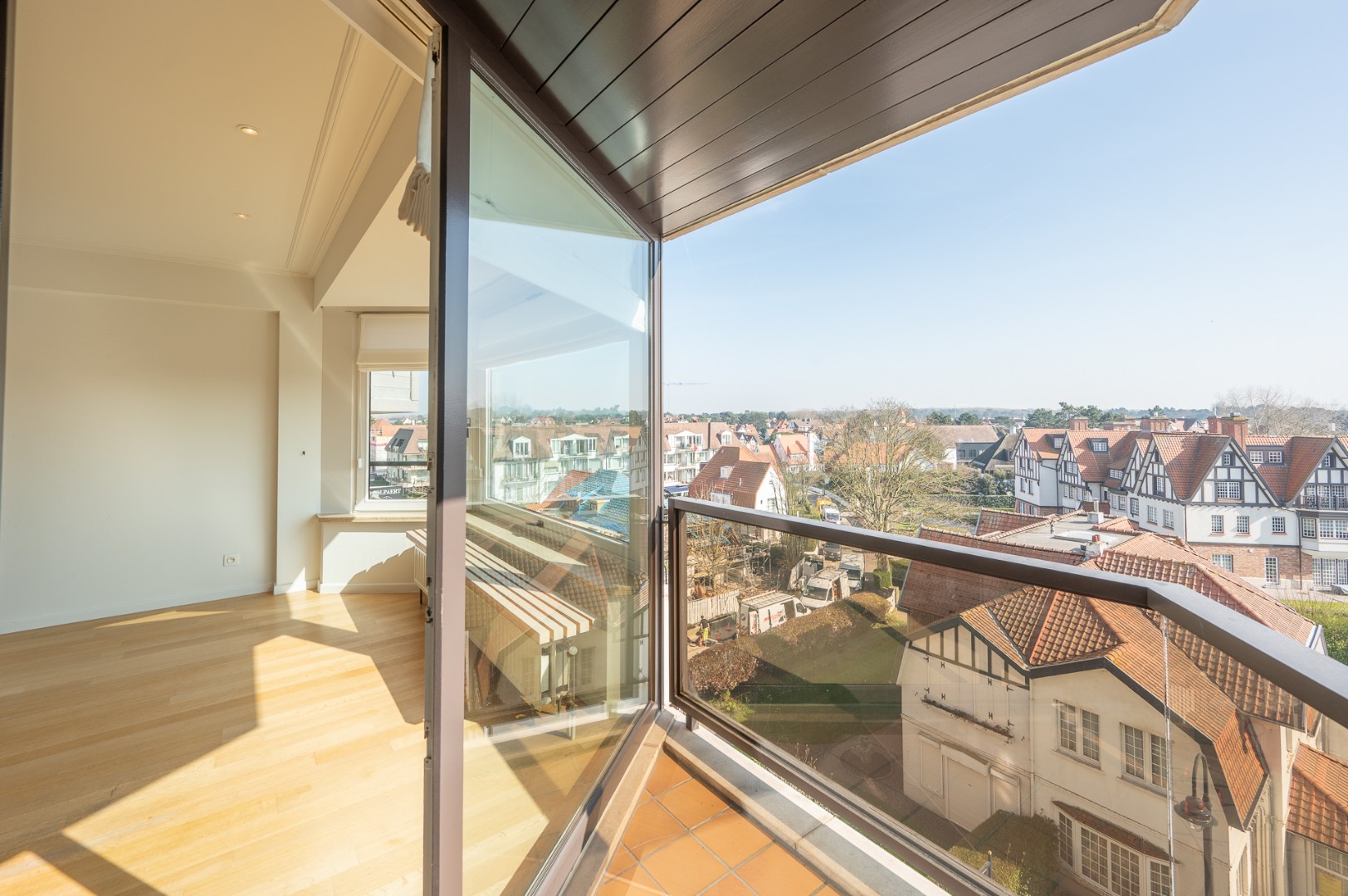 Zuidgericht appartement gelegen op Kustlaan, genietend van bijzonder mooi open zicht - foto 2