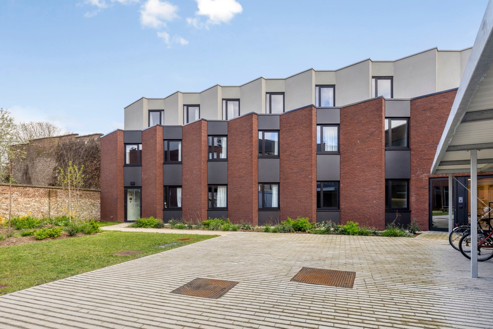 Studentenkamer (25,5 m²) te koop in "Residentie Amand 47" op het Sint-Amandsplein te Kortrijk - foto 2